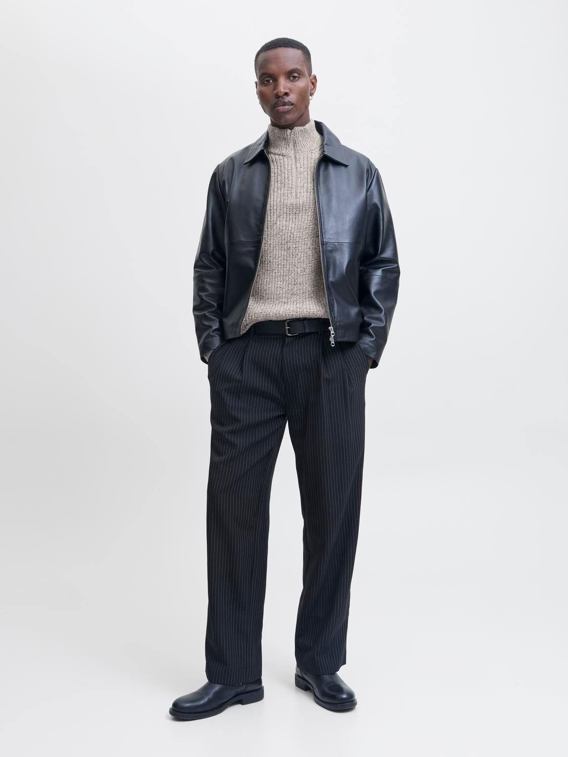 model_shot-front_full